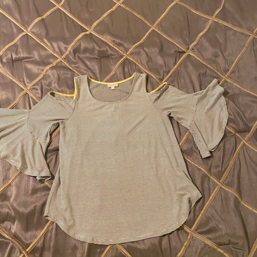 Cold shoulder- blk/wht stripes with pop of yellow